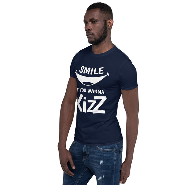 Basic-T-Shirt "Smile if you wanna Kizz"