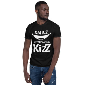 Basic-T-Shirt "Smile if you wanna Kizz"