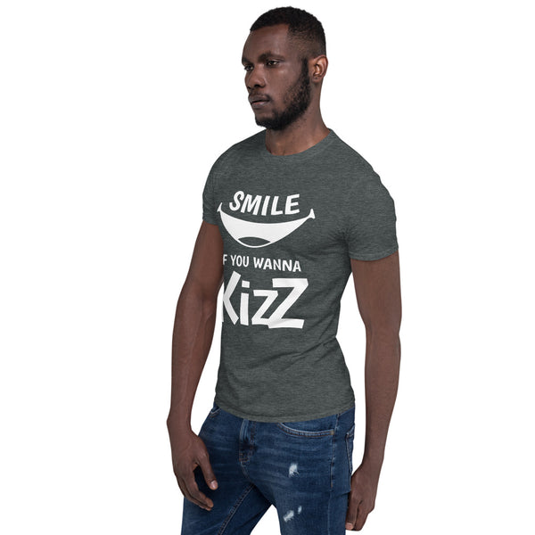 Basic-T-Shirt "Smile if you wanna Kizz"