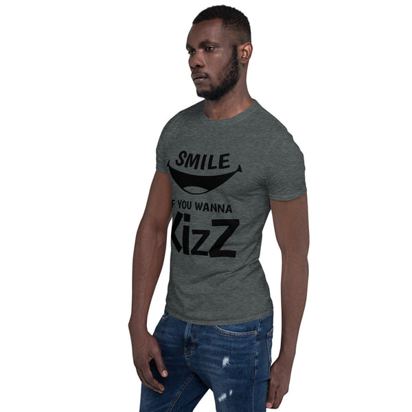 Basic-T-Shirt "Smile if you wanna Kizz"