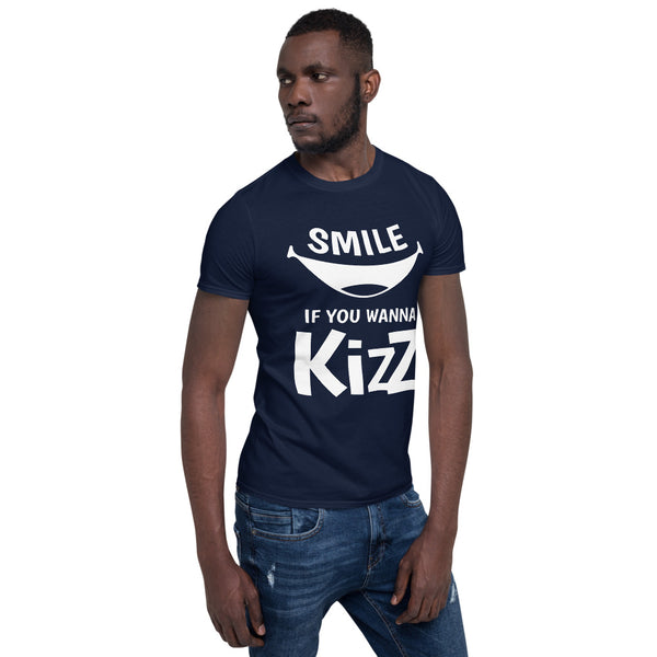 Basic-T-Shirt "Smile if you wanna Kizz"