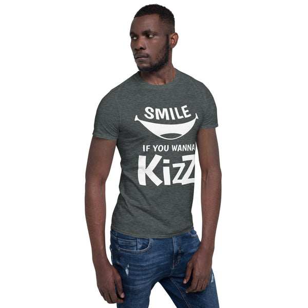 Basic-T-Shirt "Smile if you wanna Kizz"