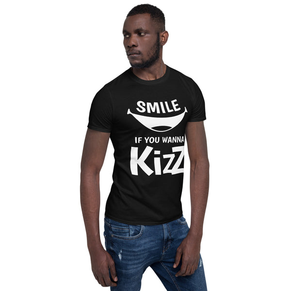 Basic-T-Shirt "Smile if you wanna Kizz"