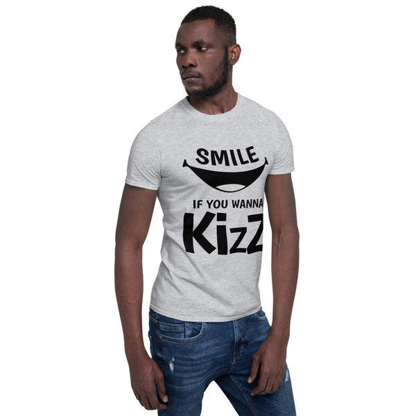 Basic-T-Shirt "Smile if you wanna Kizz"